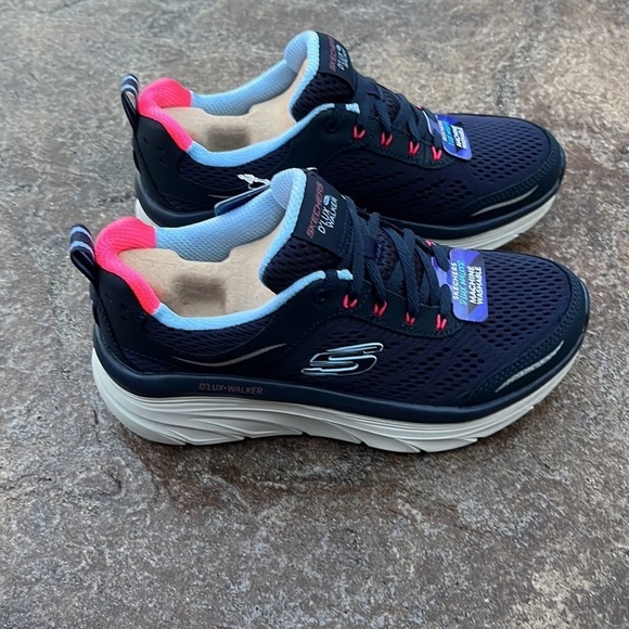 Skechers Relaxed Fit: D'Lux Walker - Infinite Motion - Picture 8 of 10